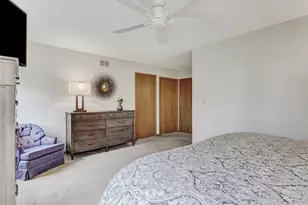 4261 Oak Knoll Ln, Hoffman Estates, IL 60192 - Photo 23