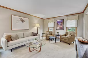 4261 Oak Knoll Ln, Hoffman Estates, IL 60192 - Photo 9