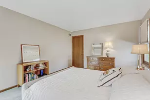 4261 Oak Knoll Ln, Hoffman Estates, IL 60192 - Photo 29