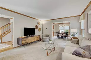 4261 Oak Knoll Ln, Hoffman Estates, IL 60192 - Photo 7