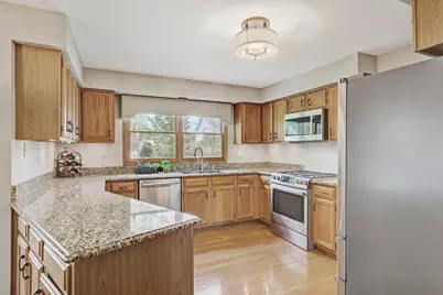 4261 Oak Knoll Lane, Hoffman Estates, IL 60192 - Photo 15