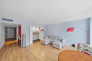 260 E Chestnut St, Chicago, IL 60611 - Photo 5
