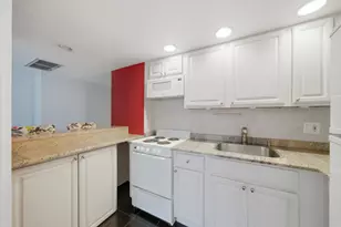 260 E Chestnut St, Chicago, IL 60611 - Photo 7