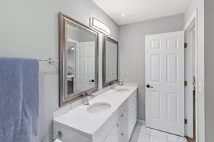 8 Tyler Ct, Streamwood, IL 60107 - Photo 11