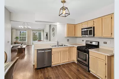 8 Tyler Court #B, Streamwood, IL 60107 - Photo 5