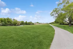 8 Tyler Ct, Streamwood, IL 60107 - Photo 19