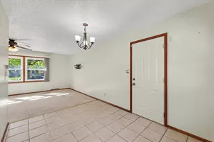2502 Southwood Dr, Champaign, IL 61821 - Photo 9