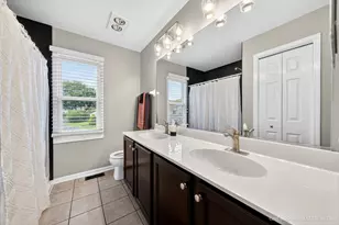 2777 Colonial Dr, Elgin, IL 60124 - Photo 27