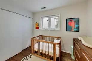 1301 N Bosworth Ave, Chicago, IL 60642 - Photo 17