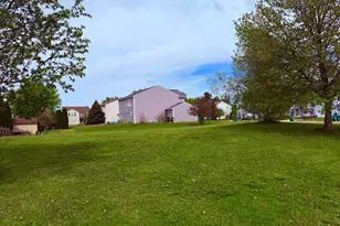 800 Willow St, Kirkland, IL 60146 - Photo 1