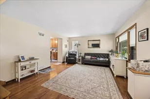 285 Des Plaines Ave, Riverside, IL 60546 - Photo 3