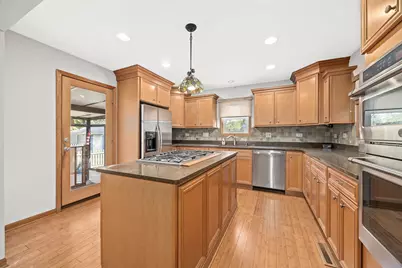 512 W Eugenia Street, Lombard, IL 60148 - Photo 3
