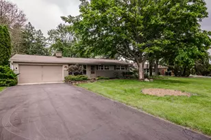9S771 Brookbank Rd, Willowbrook, IL 60527 - Photo 1