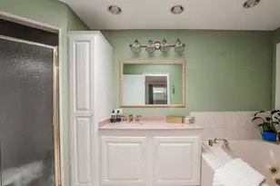 9S771 Brookbank Rd, Willowbrook, IL 60527 - Photo 25