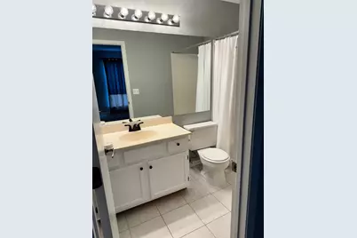 1619 Woodcrest Circle, Mundelein, IL 60060 - Photo 9