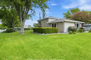 60 Hilltop Dr, Bourbonnais, IL 60914 - Photo 3