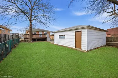 18003 Greenview Terrace, Country Club Hills, IL 60478 - Photo 17