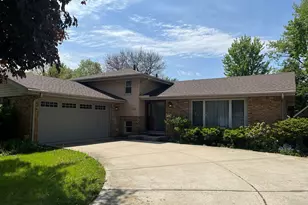 529 Shorewood Dr, Shorewood, IL 60404 - Photo 3