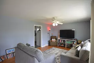 426 Brown St, Wauconda, IL 60084 - Photo 7