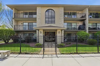 6303 W 63rd Street #3D, Chicago, IL 60638 - Photo 1