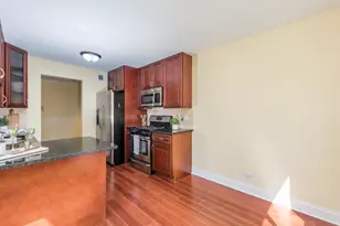 5227 Rockpointe Ct, Gurnee, IL 60031 - Photo 9
