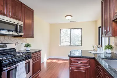 5227 Rockpointe Court #5227, Gurnee, IL 60031 - Photo 5