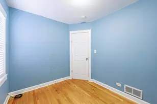 5557 S Kildare Ave, Chicago, IL 60629 - Photo 9