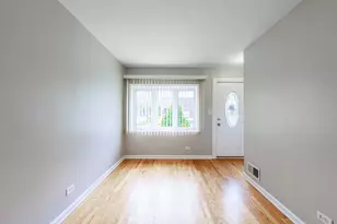 5557 S Kildare Ave, Chicago, IL 60629 - Photo 7