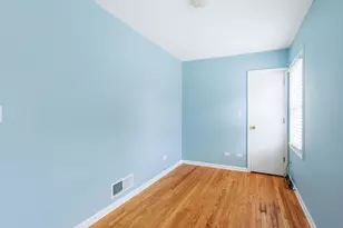 5557 S Kildare Ave, Chicago, IL 60629 - Photo 11