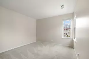 303 Glen Leven Ct, Schaumburg, IL 60194 - Photo 11