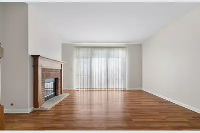 303 Glen Leven Court #303, Schaumburg, IL 60194 - Photo 5