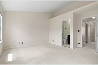 303 Glen Leven Court #303, Schaumburg, IL 60194 - Photo 13