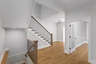 924 E Chicago Ave, Naperville, IL 60540 - Photo 7