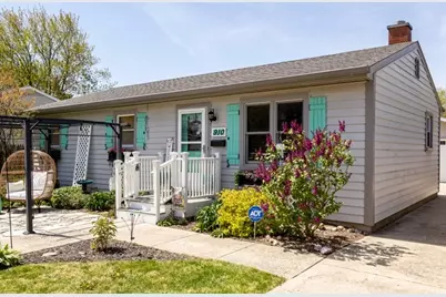 910 Shields Avenue, Winthrop Harbor, IL 60096 - Photo 3