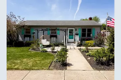 910 Shields Avenue, Winthrop Harbor, IL 60096 - Photo 1