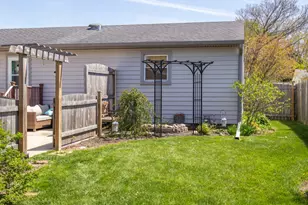 910 Shields Ave, Winthrop Harbor, IL 60096 - Photo 21