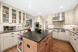 1706 Holly Ave, Darien, IL 60561 - Photo 15