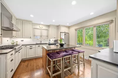 1706 Holly Avenue, Darien, IL 60561 - Photo 13