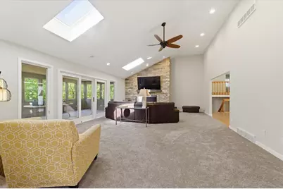 71 Oak Creek Drive, Yorkville, IL 60560 - Photo 9