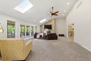 71 Oak Creek Dr, Yorkville, IL 60560 - Photo 9