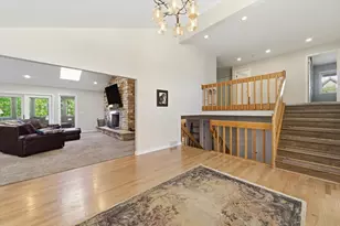 71 Oak Creek Dr, Yorkville, IL 60560 - Photo 5