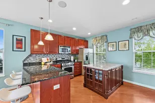 1009 Alberta Rd, Elgin, IL 60124 - Photo 3