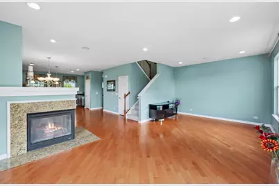 1009 Alberta Road, Elgin, IL 60124 - Photo 7