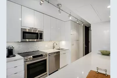 1310 N Ritchie Court #11C, Chicago, IL 60610 - Photo 5