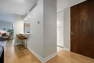 1310 N Ritchie Ct, Chicago, IL 60610 - Photo 7