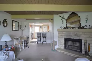 375 Meadow Green Ln, Round Lake Beach, IL 60073 - Photo 9