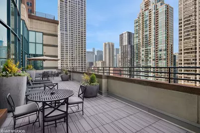 100 E Huron Street #2903, Chicago, IL 60611 - Photo 17