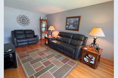 8759 Natoma Avenue, Oak Lawn, IL 60453 - Photo 3