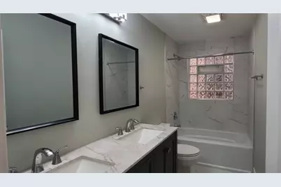 [Address not provided], Chicago, IL 60625 - Photo 11