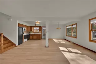 850 S Hillside Ave, Elmhurst, IL 60126 - Photo 11